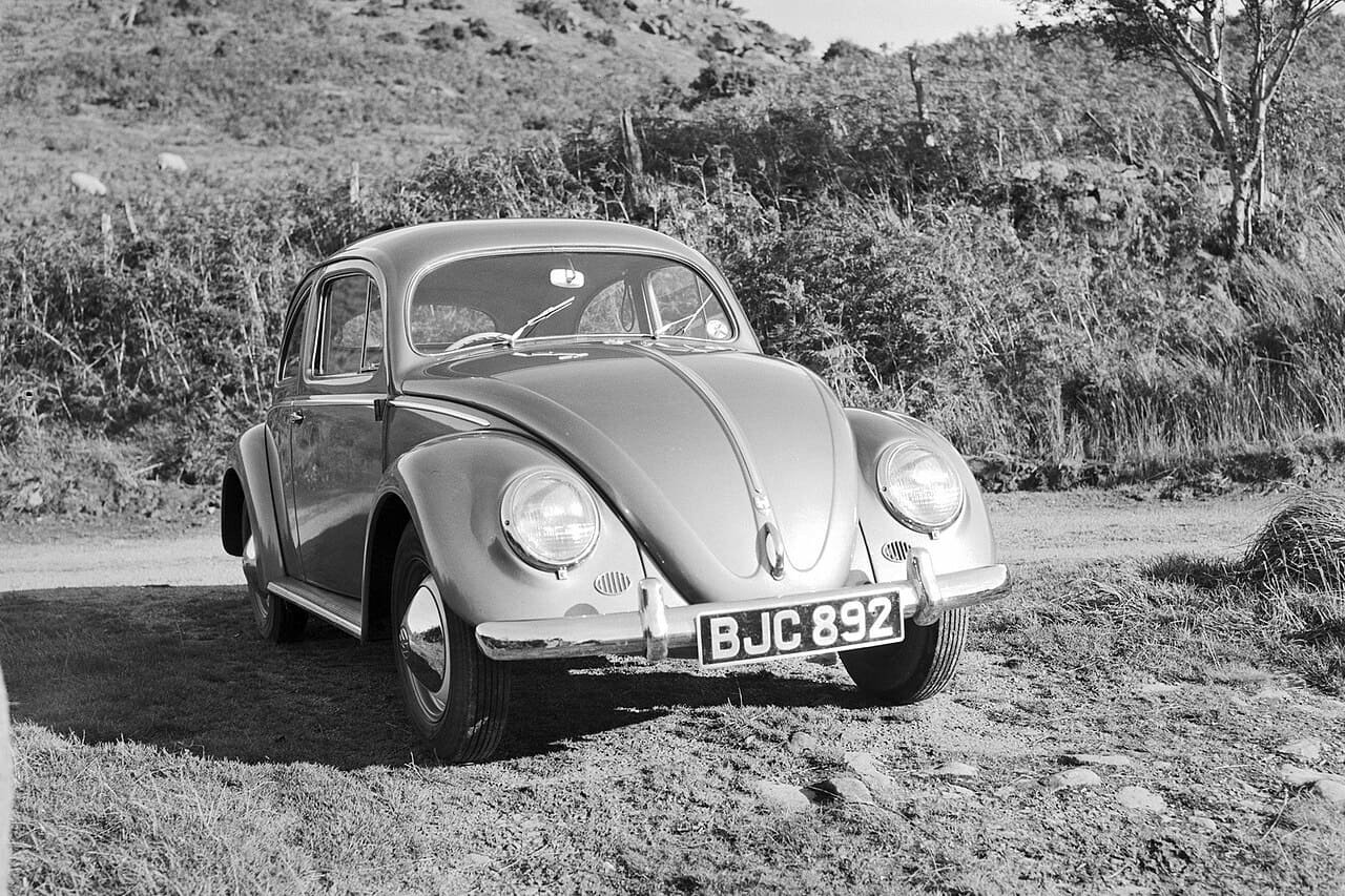 Fusca Clássico: Fusca Volkswagen dos anos 1960, um dos modelos mais icônicos da empresa.