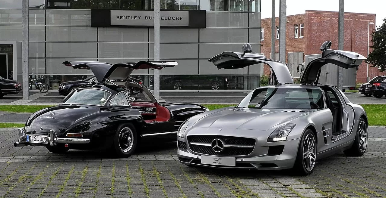 Mercedes-Benz SLS AMG (C 197) & Mercedes-Benz 300 SL (W 198)