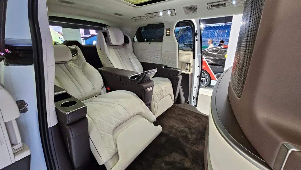 Interior BYD Denza D9