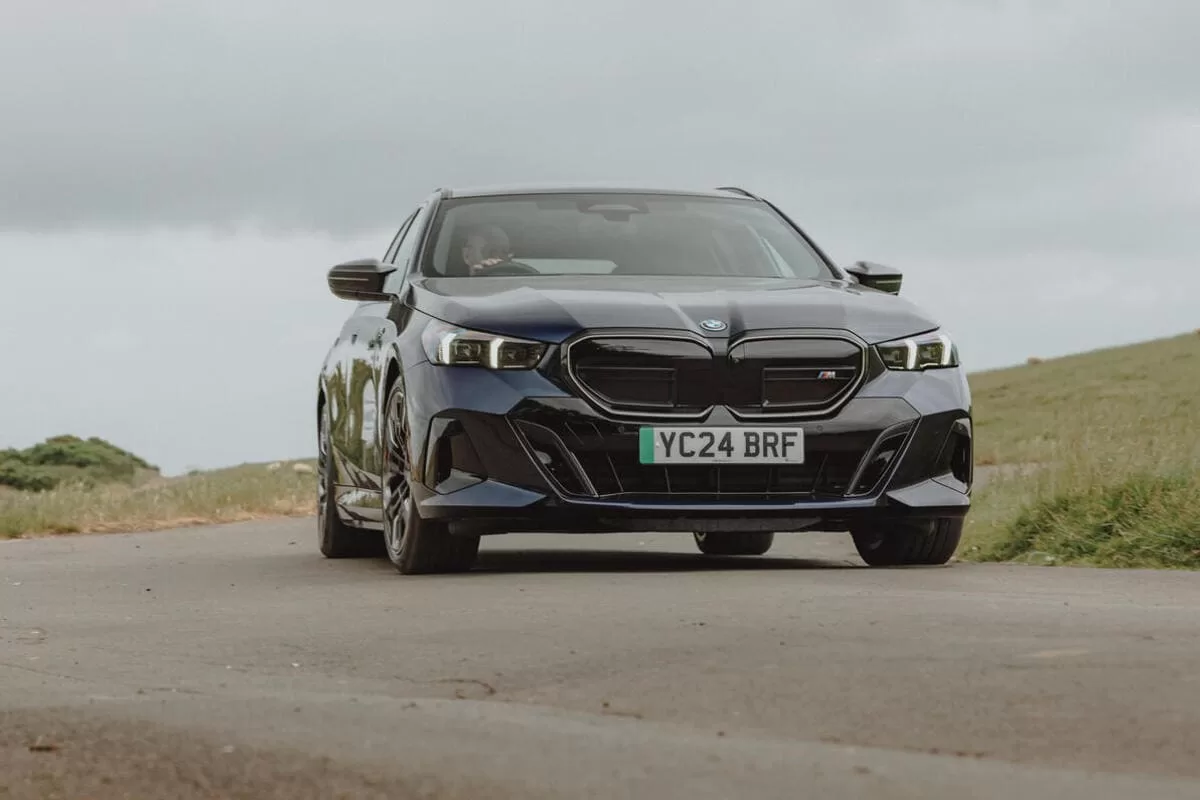 BMW i5 Touring elétrico