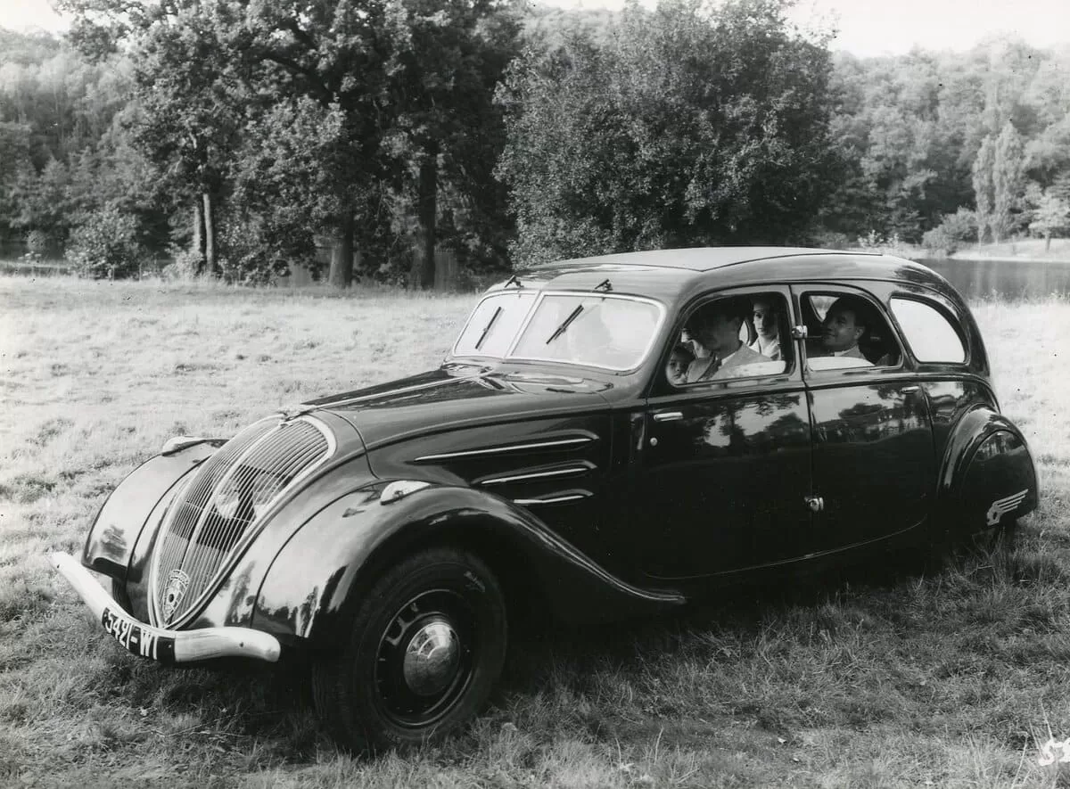 peugeot 402 90 anos