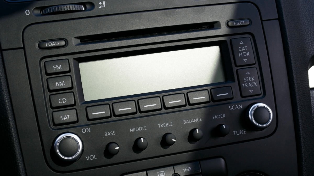 Rádio AM em novos carros